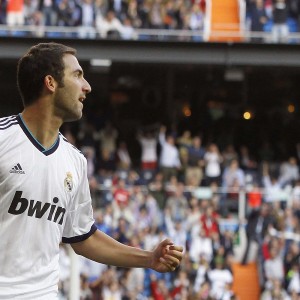 爱游戏体育APP下载-全国垂钓挑战赛，湖畔钓鱼的静谧时光，2021中国垂钓竞技大师