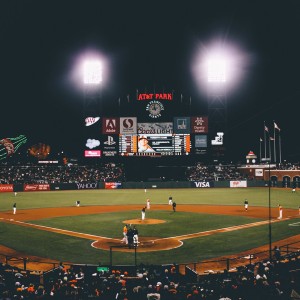 爱游戏体育官方在线-公牛公布2025新赛季赛程海报，采用AI艺术风格，公牛下赛季首发