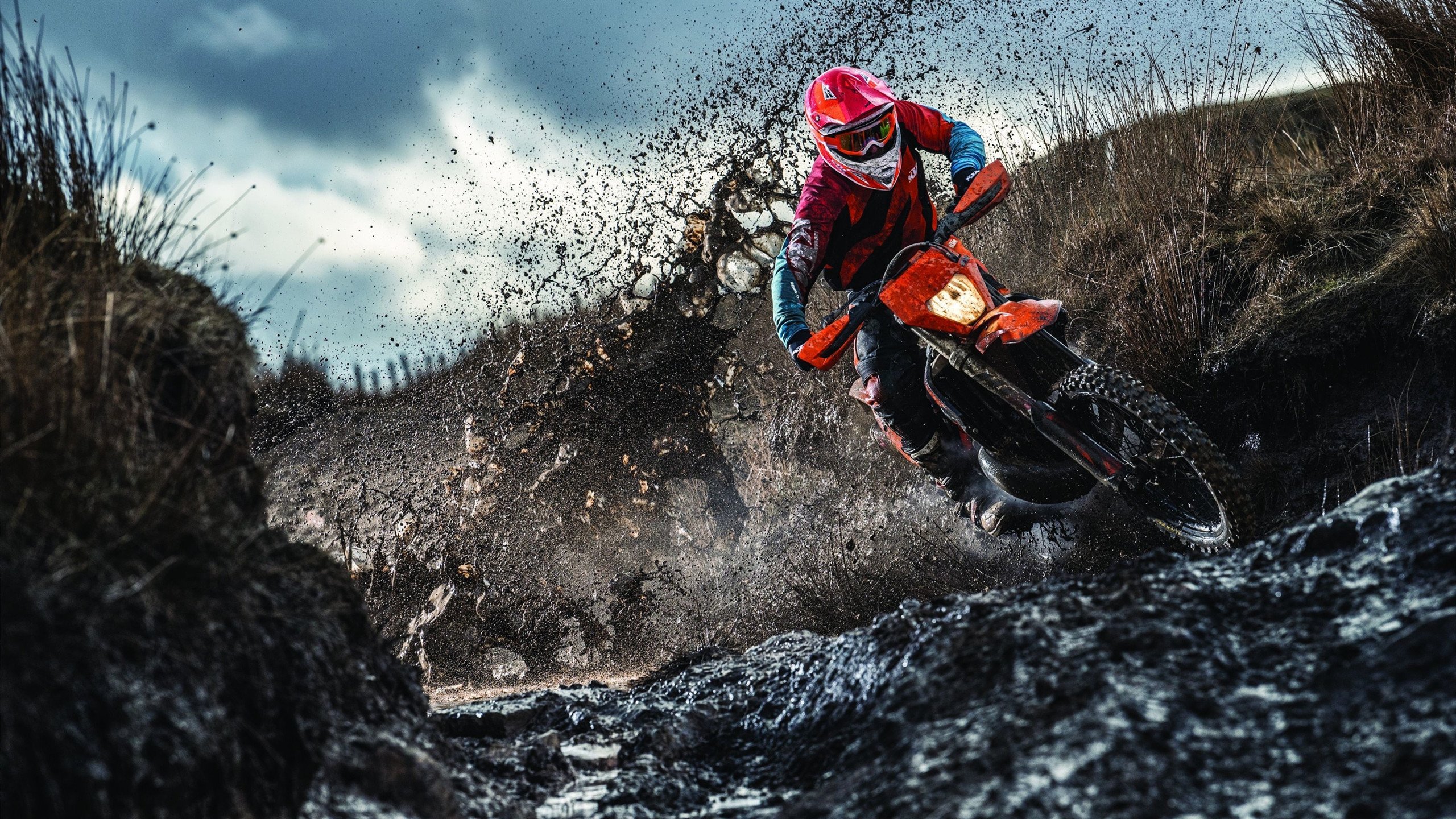 _高空蹦极极限体验：超越极限，勇敢飞翔_，高空蹦极是什么感觉