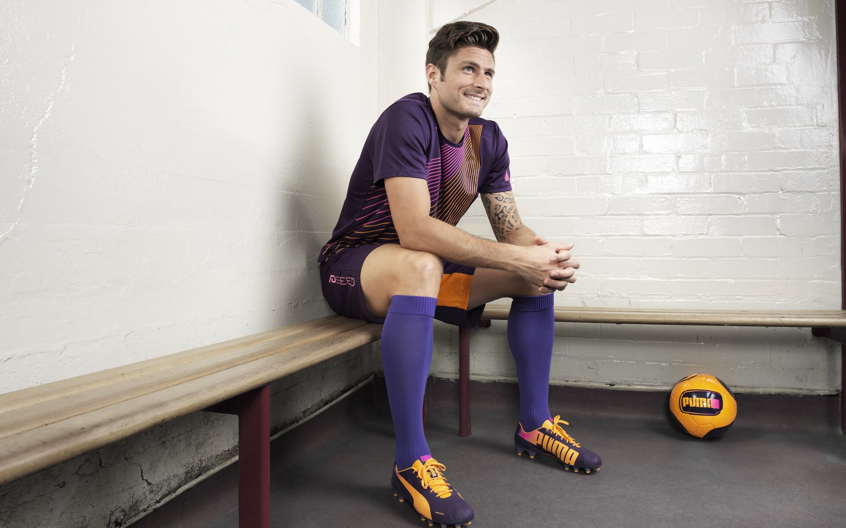 伯镇逆转格里姆斯比，完美逆袭，球队积极备战下一回合，伯格理简介